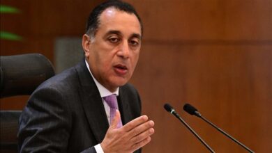 رئيس الوزراء يصدر قرارين مهمين بشأن القطار الكهربائي وإسقاط الجنسية المصرية