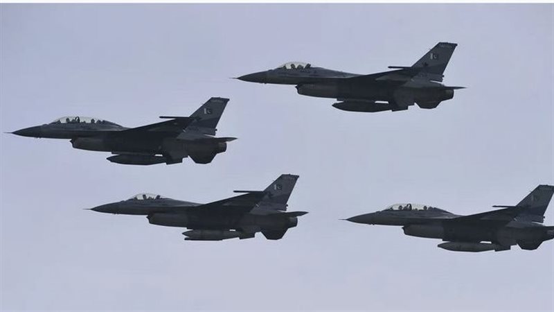 80 قتيلا في غارات باكستانية على ولايات أفغانية وسط توتر مستمر مع طالبان