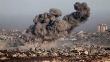 غارة إسرائيلية على خان يونس وتحركات أمريكية لعقد أول اجتماع لـمجلس السلام بشأن غزة
