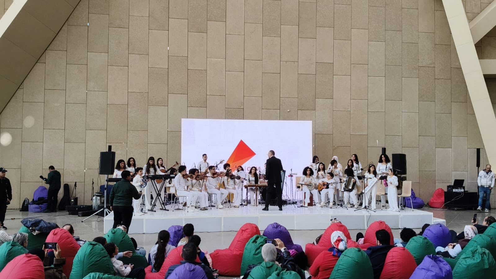 المتحف المصري الكبير ينظم عروضًا فنية وثقافية مجانية خلال إجازة منتصف العام