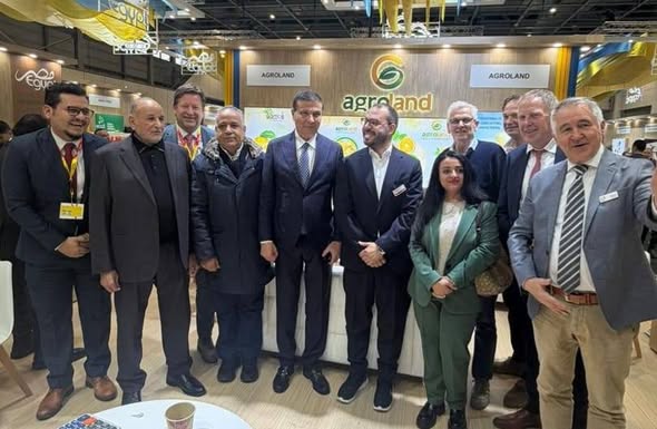 وزير الزراعة يبحث في برلين تعزيز التعاون مع الشركات الهولندية لرفع الإنتاج والتصدير الزراعي