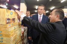 وزير الزراعة يفتتح جناح منتجات الوزارة في المريوطية بمناسبة شهر رمضان