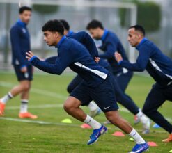 الزمالك يستأنف تدريباته على استاد الكلية الحربية استعدادًا لمواجهة بيراميدز بالدوري 2 الزمالك يستأنف تدريباته على استاد الكلية الحربية استعدادًا لمواجهة بيراميدز بالدوري