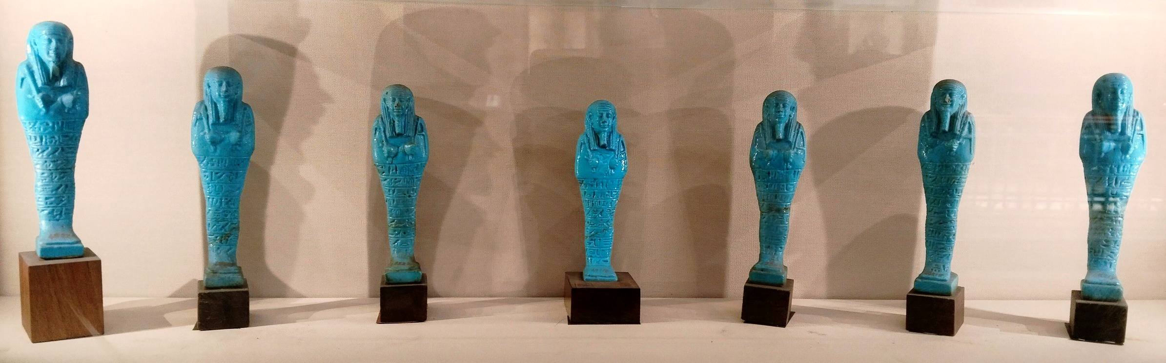 365 تمثالًا لخدمة المتوفى في العالم الآخر.. المتحف المصري يسلط الضوء على تماثيل الأوشابتي