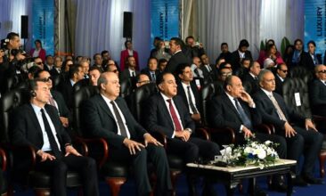 رئيس الوزراء يشهد انضمام أول طائرة من طراز Airbus A350-900 إلى أسطول مصر للطيران