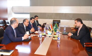 وزير الخارجية يجتمع مع مدير عام مفوضية الاتحاد الأفريقي لتعزيز التعاون بالقارة