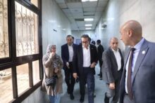 وزير الصحة يجري جولة مفاجئة بمستشفى السلام التخصصي في أول أيام رمضان ويحيل المدير للتحقيق