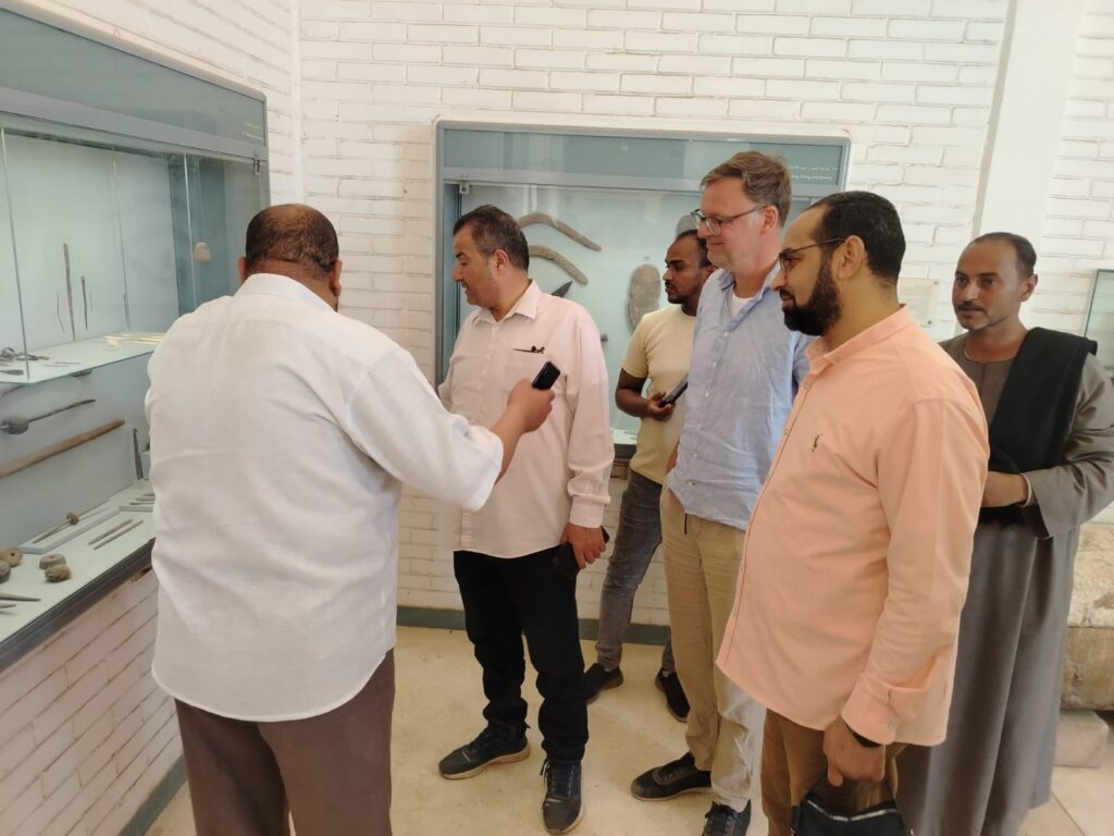 الأمين العام للمجلس الأعلى للآثار يتفقد مشروعات تطوير المواقع الأثرية بأسوان