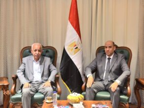وزير العمل يلتقي قيادات الاتحاد العام لنقابات عمال مصر لتعزيز الشراكة ودعم العمال
