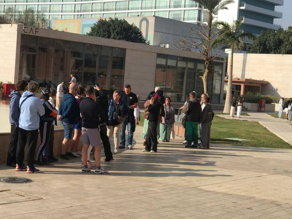 توافد السياح الأجانب على المتحف المصري بالتحرير اليوم السبت (صور) 3 توافد السياح الأجانب على المتحف المصري بالتحرير اليوم السبت (صور)