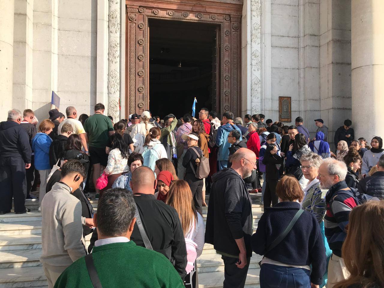 توافد السياح الأجانب على المتحف المصري بالتحرير اليوم السبت (صور) 1 توافد السياح الأجانب على المتحف المصري بالتحرير اليوم السبت (صور)