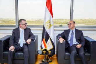 التخطيط والاستثمار يبحثان تحديث بيانات الادخار القومي وتعزيز إصلاح مناخ الأعمال 2 التخطيط والاستثمار يبحثان تحديث بيانات الادخار القومي وتعزيز إصلاح مناخ الأعمال