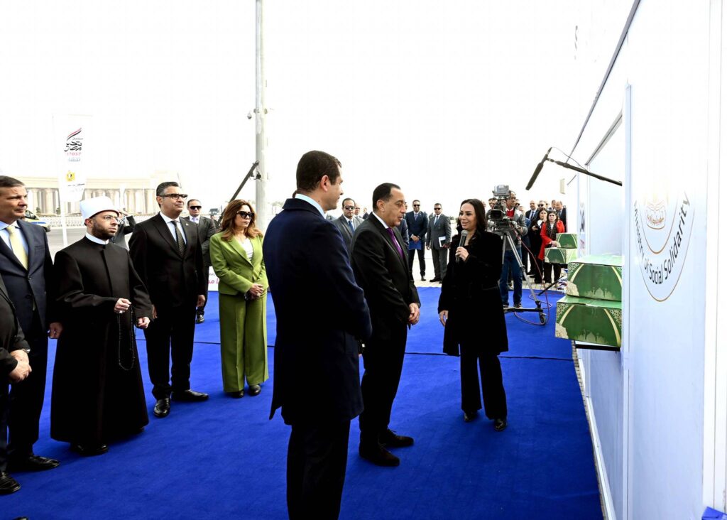 مدبولي يطلق مبادرة أبواب الخير لتوزيع ملايين الوجبات وكراتين رمضان على الأسر الأولى بالرعاية