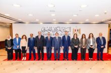 محافظ البنك المركزي ووزير التخطيط يبحثان تنسيق السياسات النقدية والاقتصادية لدعم الاستقرار 