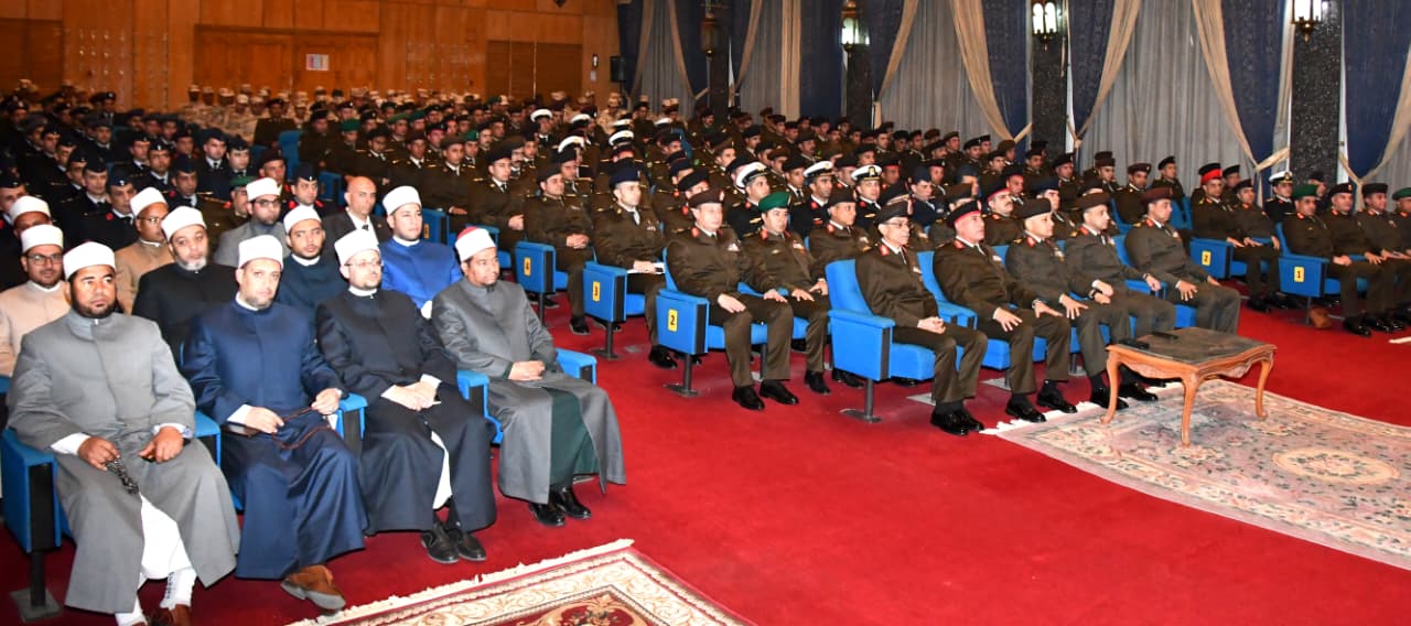 القوات المسلحة تحتفل بذكرى انتصارات العاشر من رمضان بحضور كبار رجال الدين والضباط