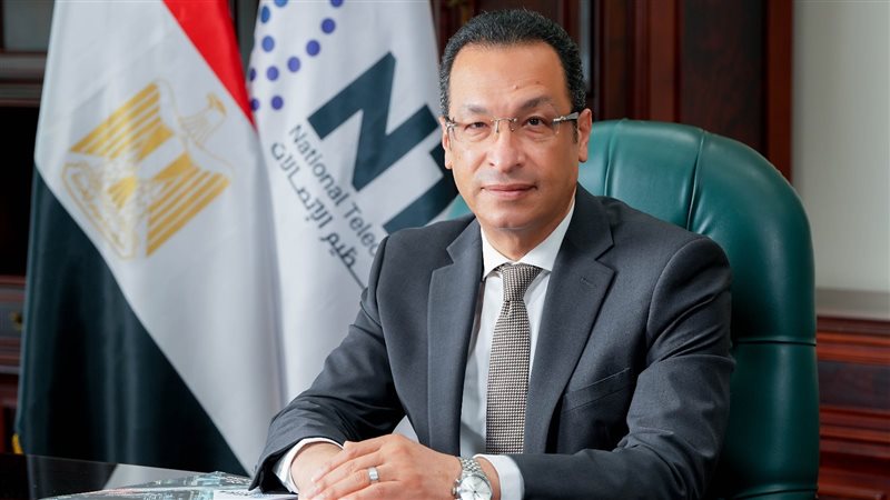 رأفت هندي يتولى وزارة الاتصالات ويقود التحول الرقمي في مصر.