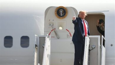 غرور ترامب ونرجسيته الصادمة.. من مطالب إطلاق اسمه على مطارات ومحطات قطار إلى السيطرة على كل شيء حوله