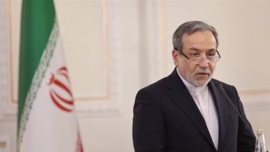 إيران تحذر من الحرب وتتمسك بقدراتها الدفاعية بينما ترامب يؤكد استمرار المفاوضات النووية