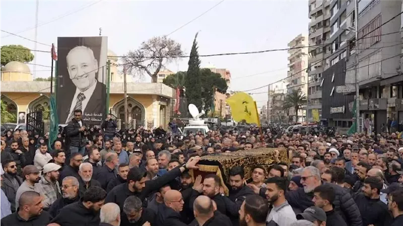 جنازة والد حسن نصر الله في الضاحية الجنوبية بحضور واسع وتعازي رسمية 1 جنازة والد حسن نصر الله في الضاحية الجنوبية بحضور واسع وتعازي رسمية