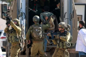قوات الاحتلال الإسرائيلي تشن حملة مداهمات واعتقالات واسعة في الضفة الغربية والقدس