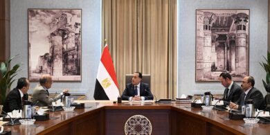 رئيس الوزراء يتابع مع وزير الكهرباء مستجدات العمل بقطاع الطاقة والربط الإقليمى