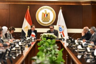 عبدالغفار يبحث مع السفير الفرنسي دعم علاج أطفال غزة مرضى الأورام بمعهد جوستاف روسي