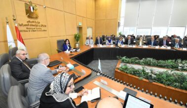 وزيرة الإسكان تتابع تنفيذ مشروع حدائق تلال الفسطاط وتطالب بسرعة الانتهاء منه.