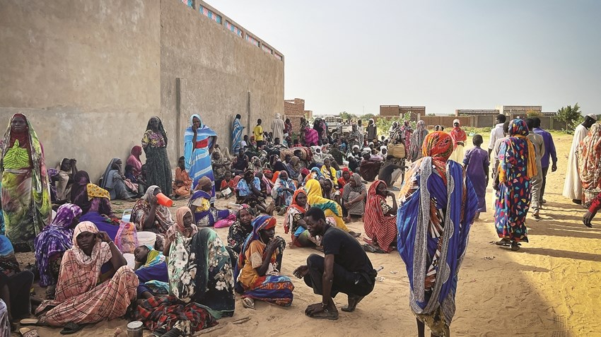 السودان في مهب الريح.. جبهات القتال تلتهم "الأزرق" و"كردفان" .. وشبح المجاعة يطارد 50 مليوناً تحت ركام الاقتصاد