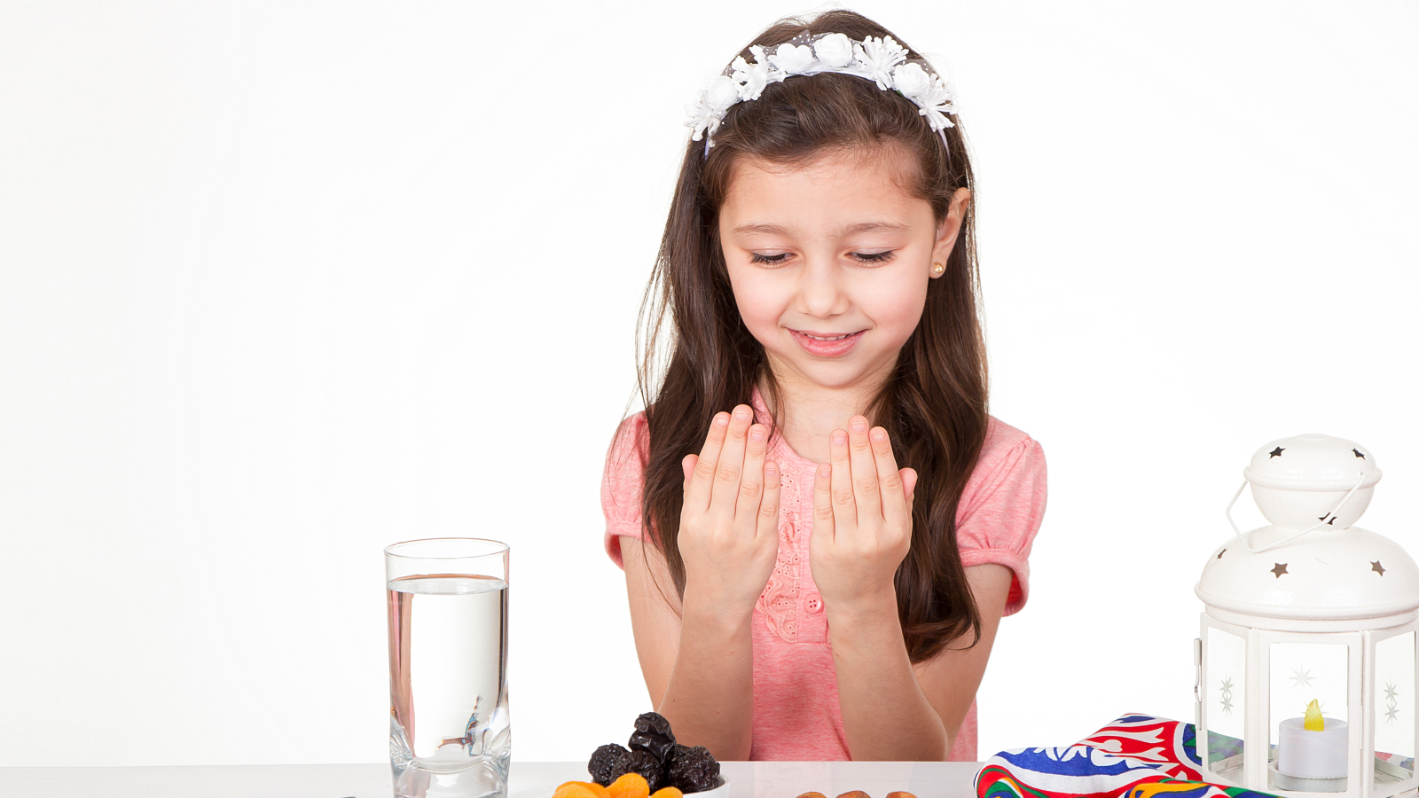 تعويد الطفل على الصيام: رحلة تربوية لبناء الصبر والثقة 1 تعويد الطفل على الصيام: رحلة تربوية لبناء الصبر والثقة