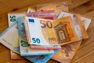 تراجع سعر اليورو أمام الجنيه بالبنوك المصرية اليوم الثلاثاء 2 تراجع سعر اليورو أمام الجنيه بالبنوك المصرية اليوم الثلاثاء