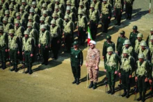 الحرس الثوري الإيراني يعلن بدء هجوم صاروخي واسع على إسرائيل