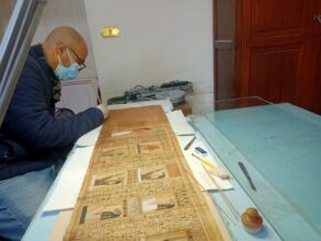 المتحف المصري بالتحرير ينهي ترميم بردية أوسر-حات-مس بعد أعمال صيانة دقيقة 3 المتحف المصري بالتحرير ينهي ترميم بردية أوسر-حات-مس بعد أعمال صيانة دقيقة