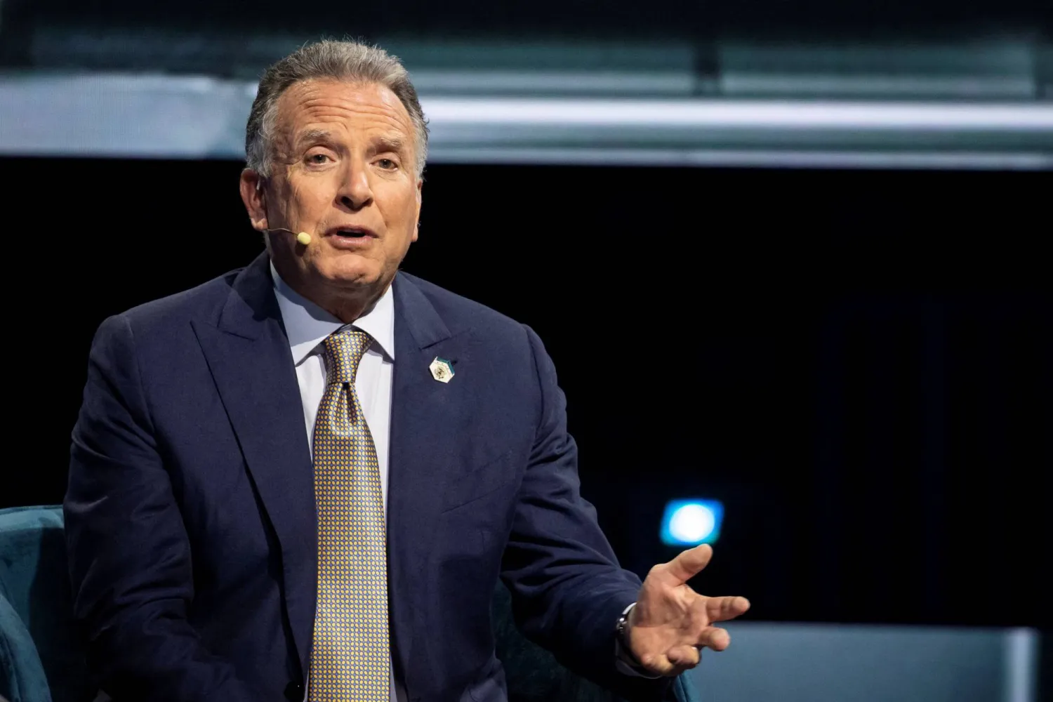 من إمبراطورية "الخرسانة" إلى دهاليز السياسة.. ستيف ويتكوف "مهندس صفقات" ترامب الذي يمسك بخيوط الشرق الأوسط 1 من إمبراطورية "الخرسانة" إلى دهاليز السياسة.. ستيف ويتكوف "مهندس صفقات" ترامب الذي يمسك بخيوط الشرق الأوسط