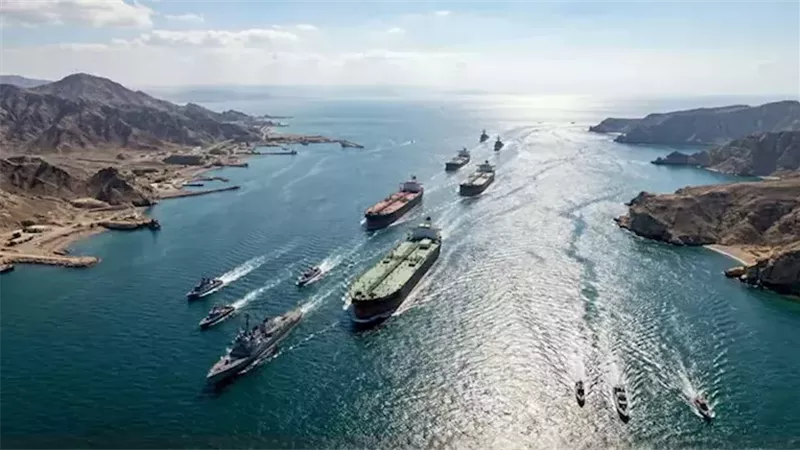 توتر في مضيق هرمز وتحركات دولية مكثفة وسط ضغوط أمريكية على إيران