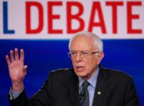 بيرني ساندرز يهاجم ترامب: انتقاده للبابا بسبب موقفه من حرب إيران «سلوك مضطرب»