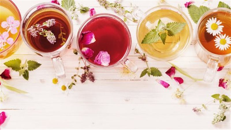 مشروبات طبيعية لتهدئة الأعصاب تمنح الأسرة هدوءًا وراحة طوال اليوم