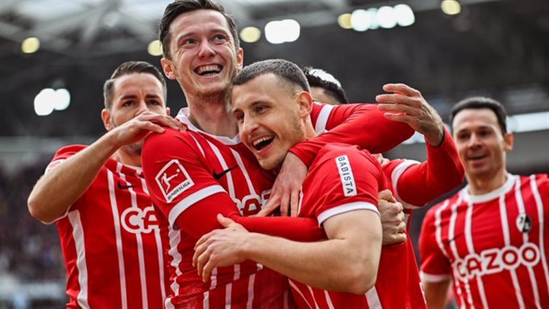 فرايبورج يتقدم على سيلتا فيجو 2-0 في الشوط الأول بالدوري الأوروبي 1 فرايبورج يتقدم على سيلتا فيجو 2-0 في الشوط الأول بالدوري الأوروبي