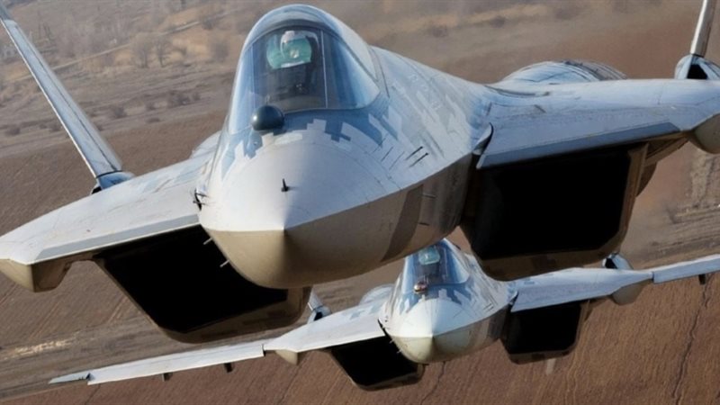 روسيا تعزز مقاتلات سو-57 بالذكاء الاصطناعي في سباق التسلح الجوي.. تطور تقني يغير موازين القوة رغم التفوق الأمريكي والصيني