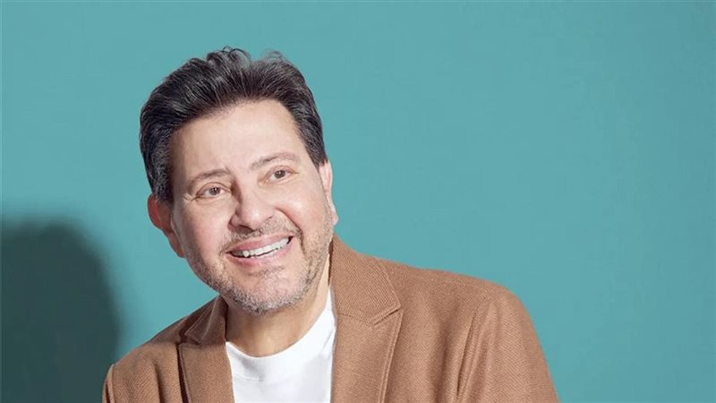 مصطفى كامل يطالب بالدعاء لهاني شاكر بعد تعرضه لأزمة صحية حرجة