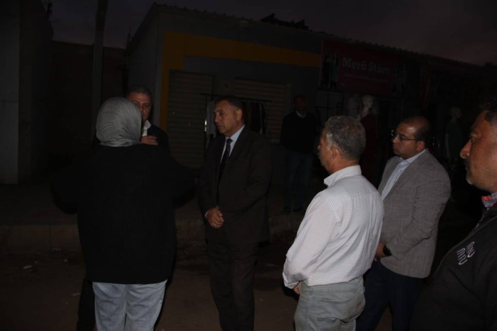 خلال جولة بالقناطر الخيرية.. محافظ القليوبية يدرس نقل الأسواق العشوائية من شارع الحرية إلى السوق الحضاري