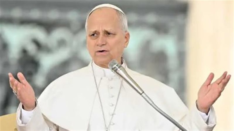 البابا ليو الرابع عشر يجدد رفضه للحرب في الشرق الأوسط وترامب يهاجمه