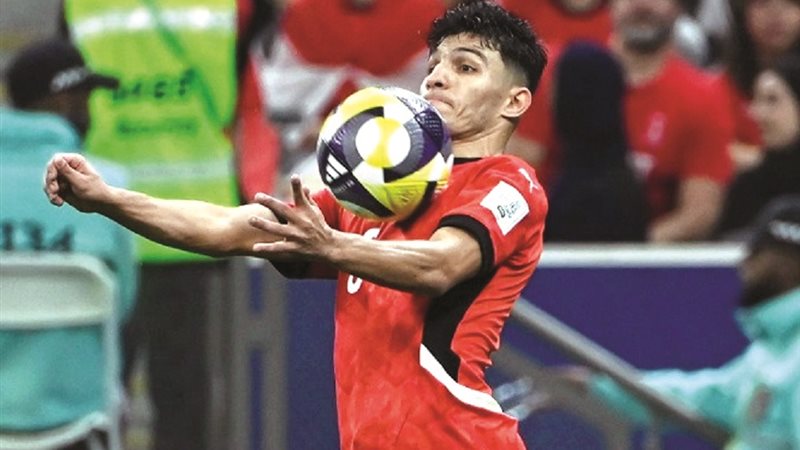 وزير الشباب يتابع حالة إسلام عيسي بعد إصابته بقطع في الرباط الصليبي