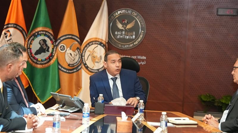 الرقابة المالية تبحث مع وفد أمريكي توسيع الاستثمار وتطوير أدوات سوق المال في مصر