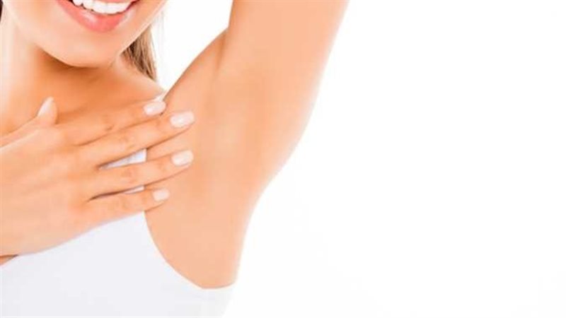 روتين يومي ووصفات طبيعية.. خطوات فعالة لتفتيح الأماكن الداكنة بالجسم