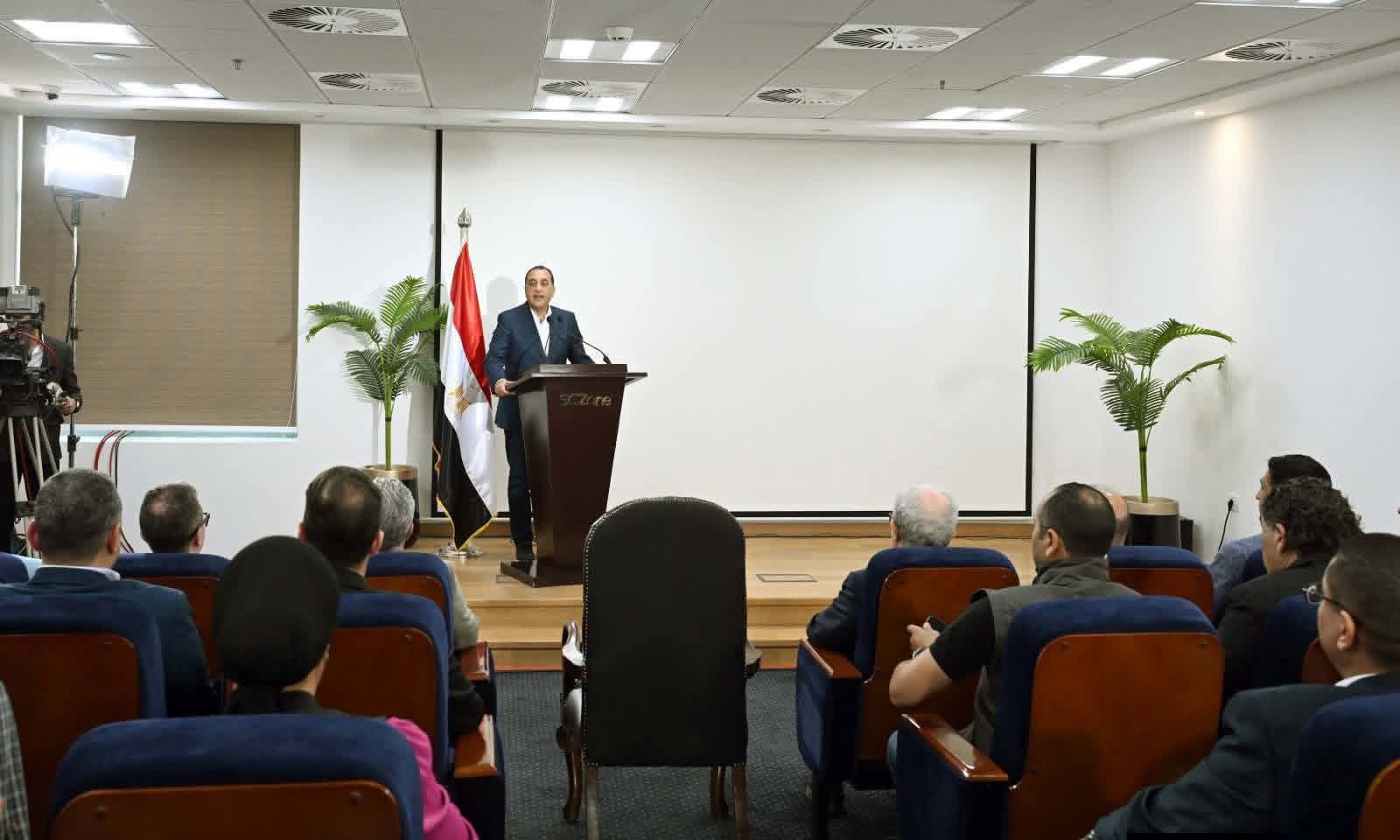 مدبولي: دعم الصناعة والسيارات والطاقة وتأكيد استمرار إجراءات الترشيد في مؤتمر صحفي بالسخنة