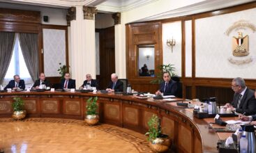 مدبولي يتابع تطوير قطاع الغزل والنسيج.. ويؤكد: شراكة القطاع الخاص مفتاح استدامة النمو