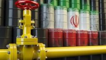 الصين تتحدى العقوبات الأمريكية على نفط إيران وتحركات عسكرية تثير التوتر في مضيق هرمز