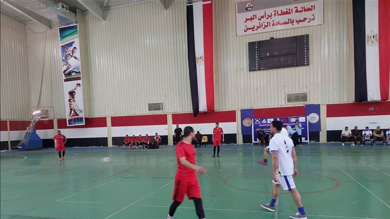 وفاة موظف خلال بطولة حكومية.. ووزير الرياضة يواصل الجولات الميدانية بالمحافظات