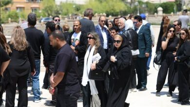 حالة حزن واسعة في جنازة هاني شاكر.. ونادية مصطفى: فقدنا قيمة فنية لا تُعوض