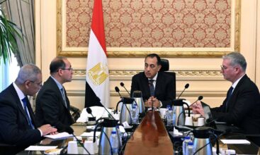 رئيس الوزراء يتابع استعدادات توفير الوقود لمحطات الكهرباء خلال العيد والصيف